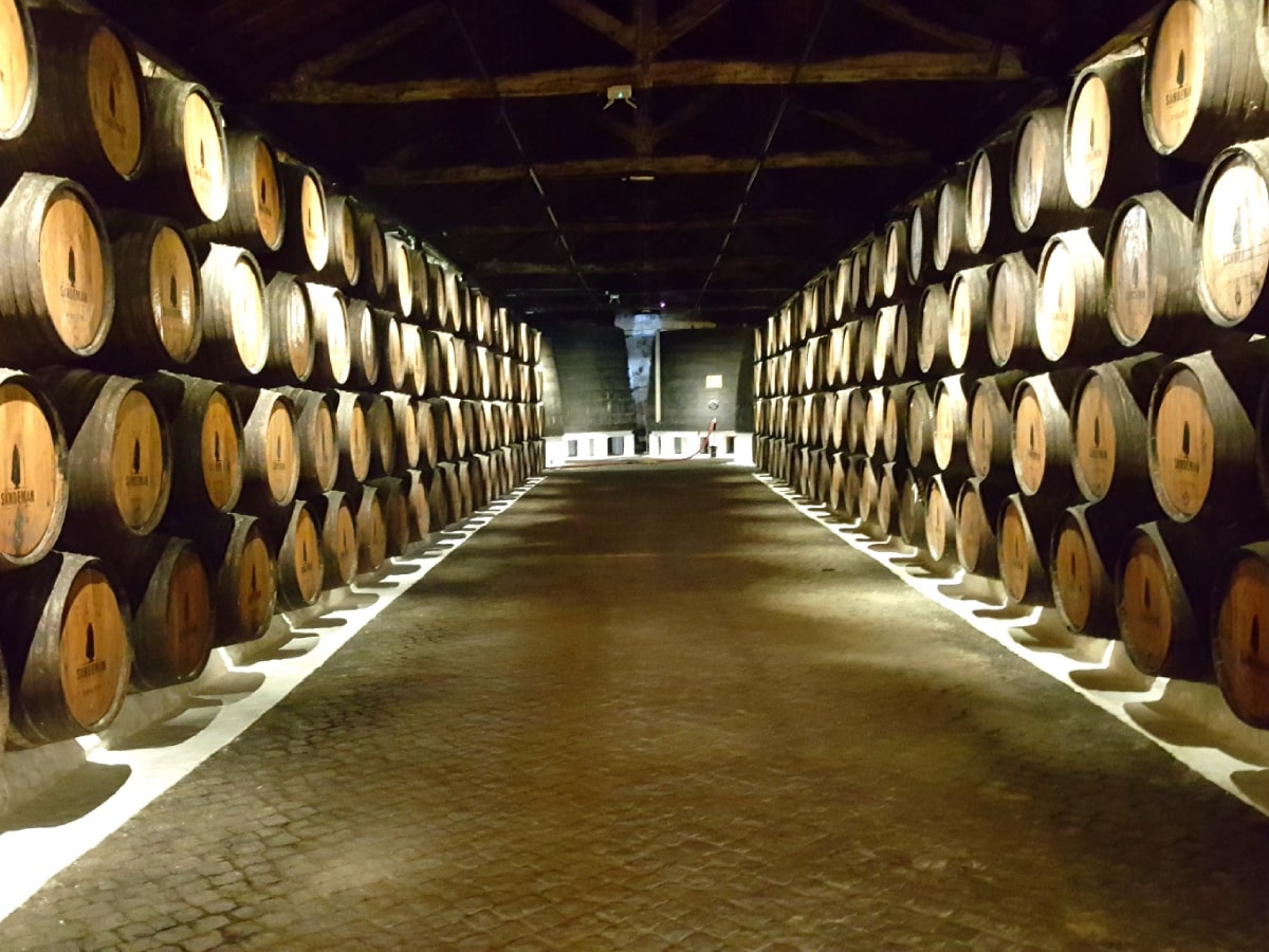 Caves Sandeman